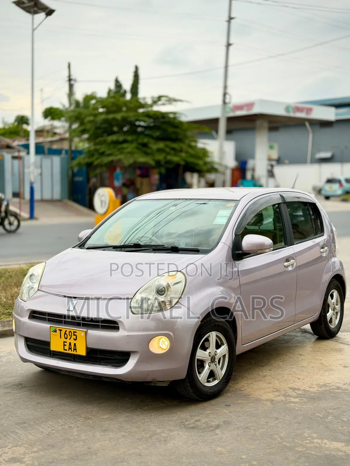 Toyota Passo 2012 Pink