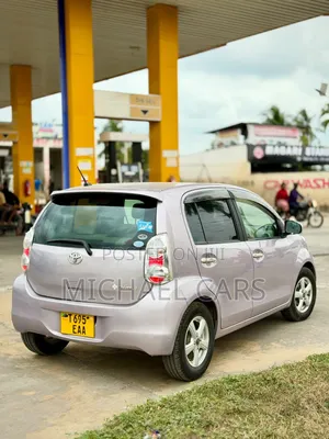 Toyota Passo 2012 Pink