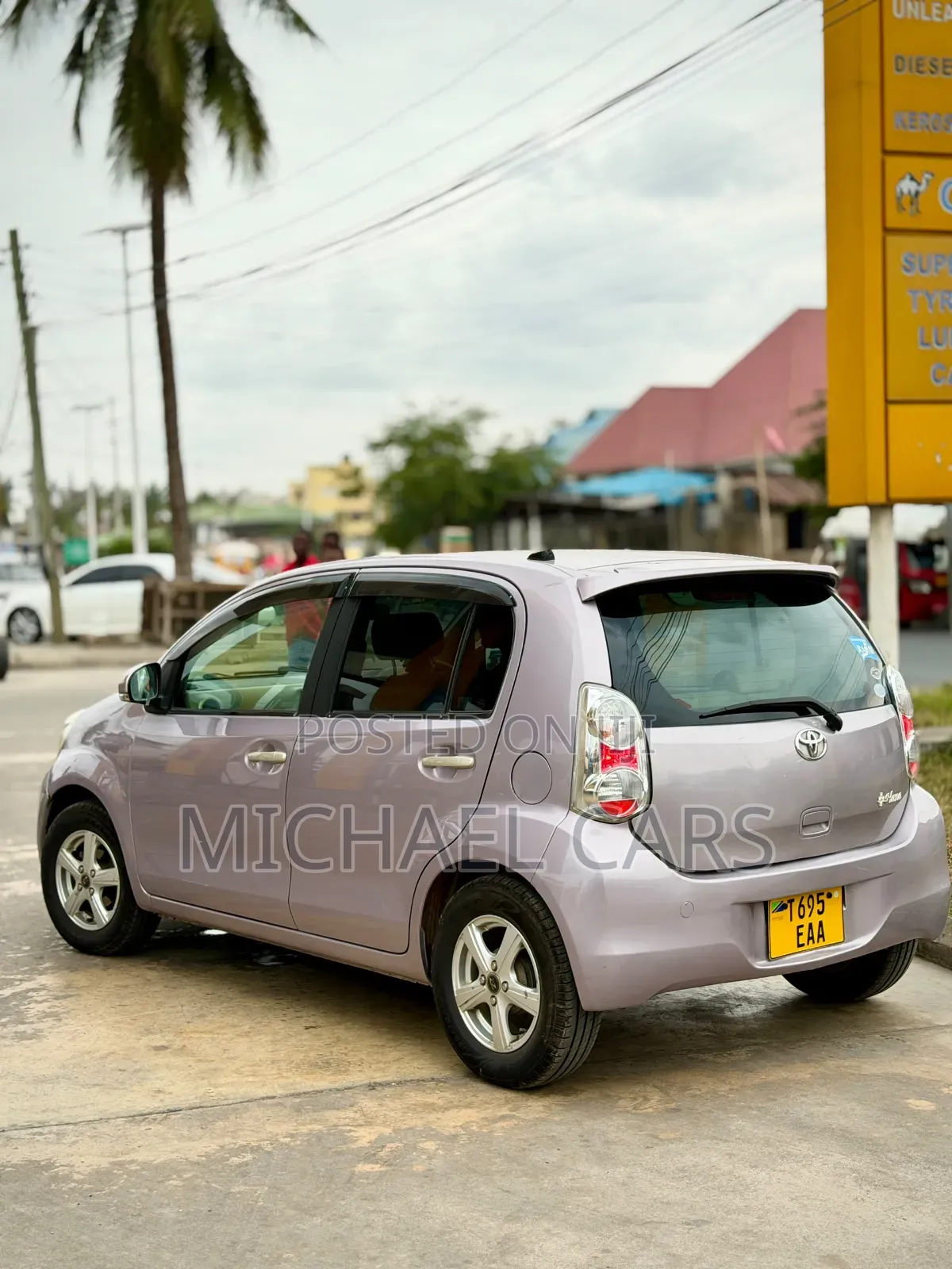 Toyota Passo 2012 Pink