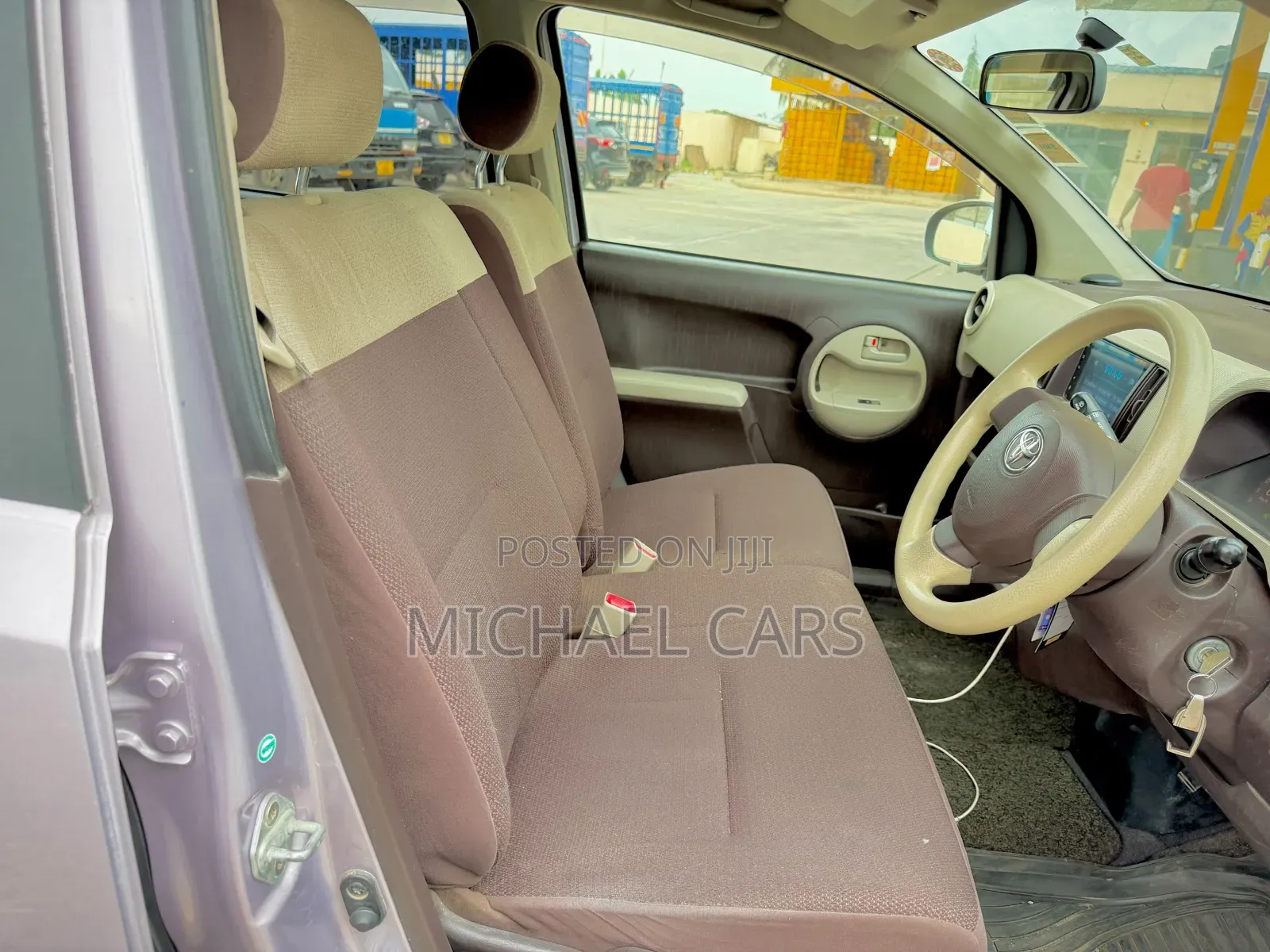 Toyota Passo 2012 Pink