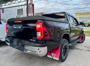 Toyota Hilux 2021 Black