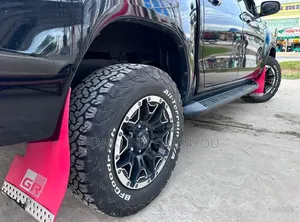 Toyota Hilux 2021 Black