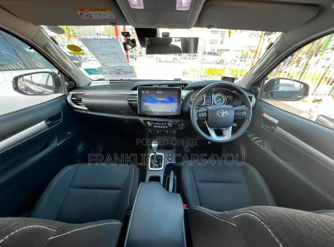 Toyota Hilux 2021 Black