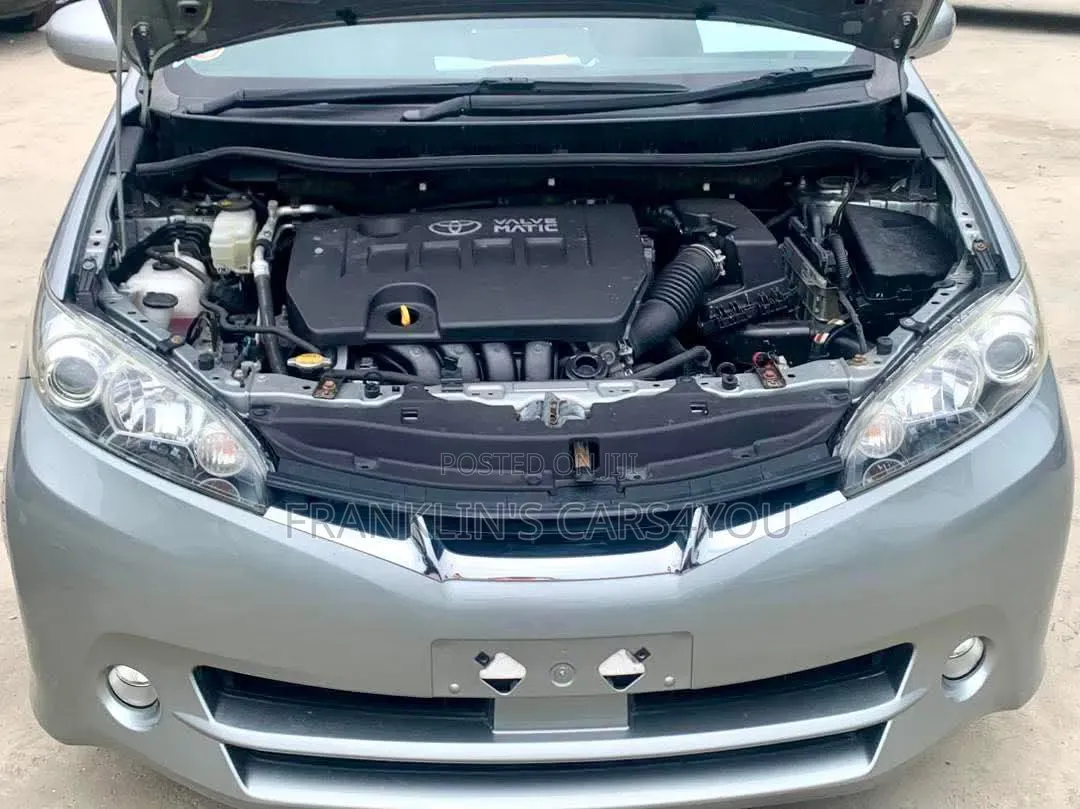 Toyota Wish 2011 Silver