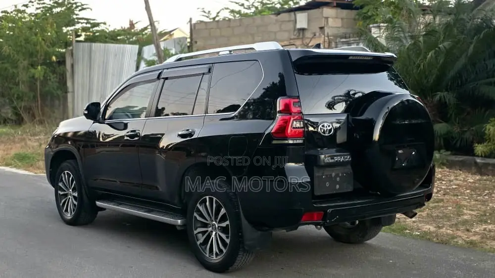 Toyota Land Cruiser Prado 2.8 2020 Black