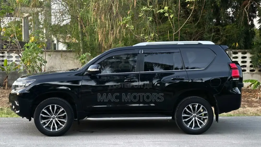 Toyota Land Cruiser Prado 2.8 2020 Black