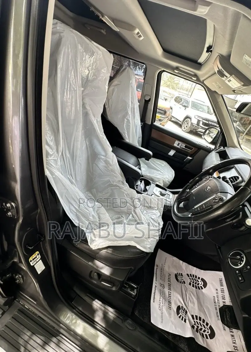 Land Rover Discovery 2016 Gray