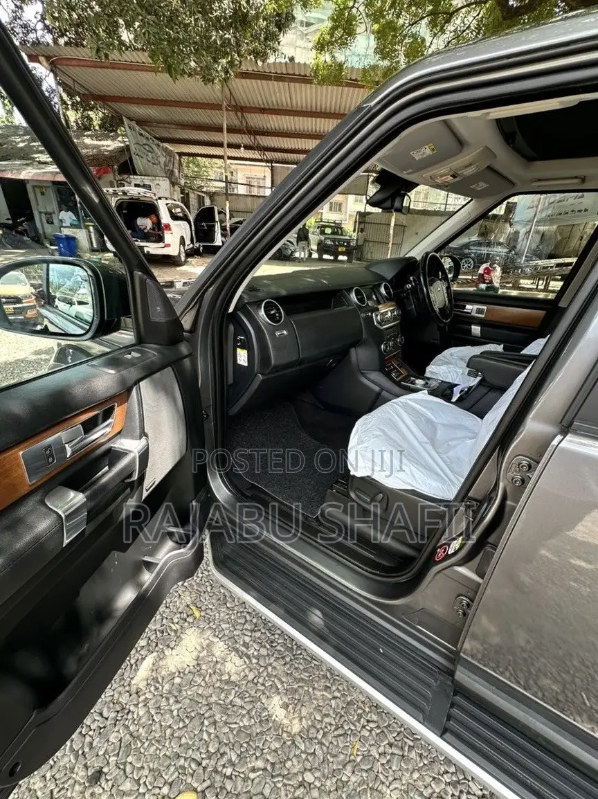 Land Rover Discovery 2016 Gray
