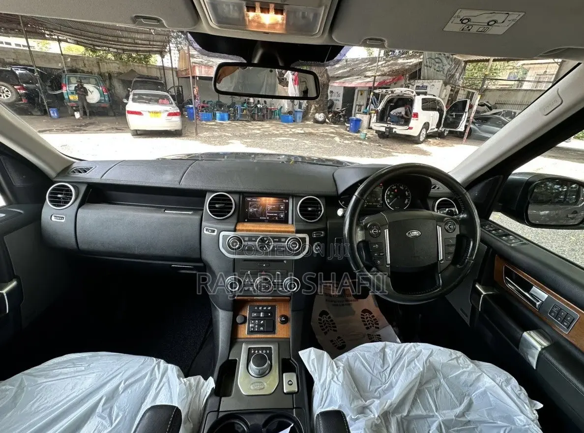 Land Rover Discovery 2016 Gray