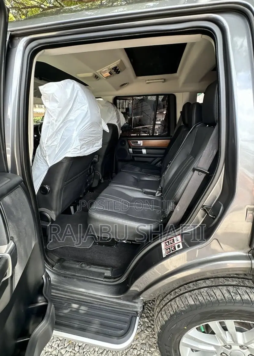 Land Rover Discovery 2016 Gray