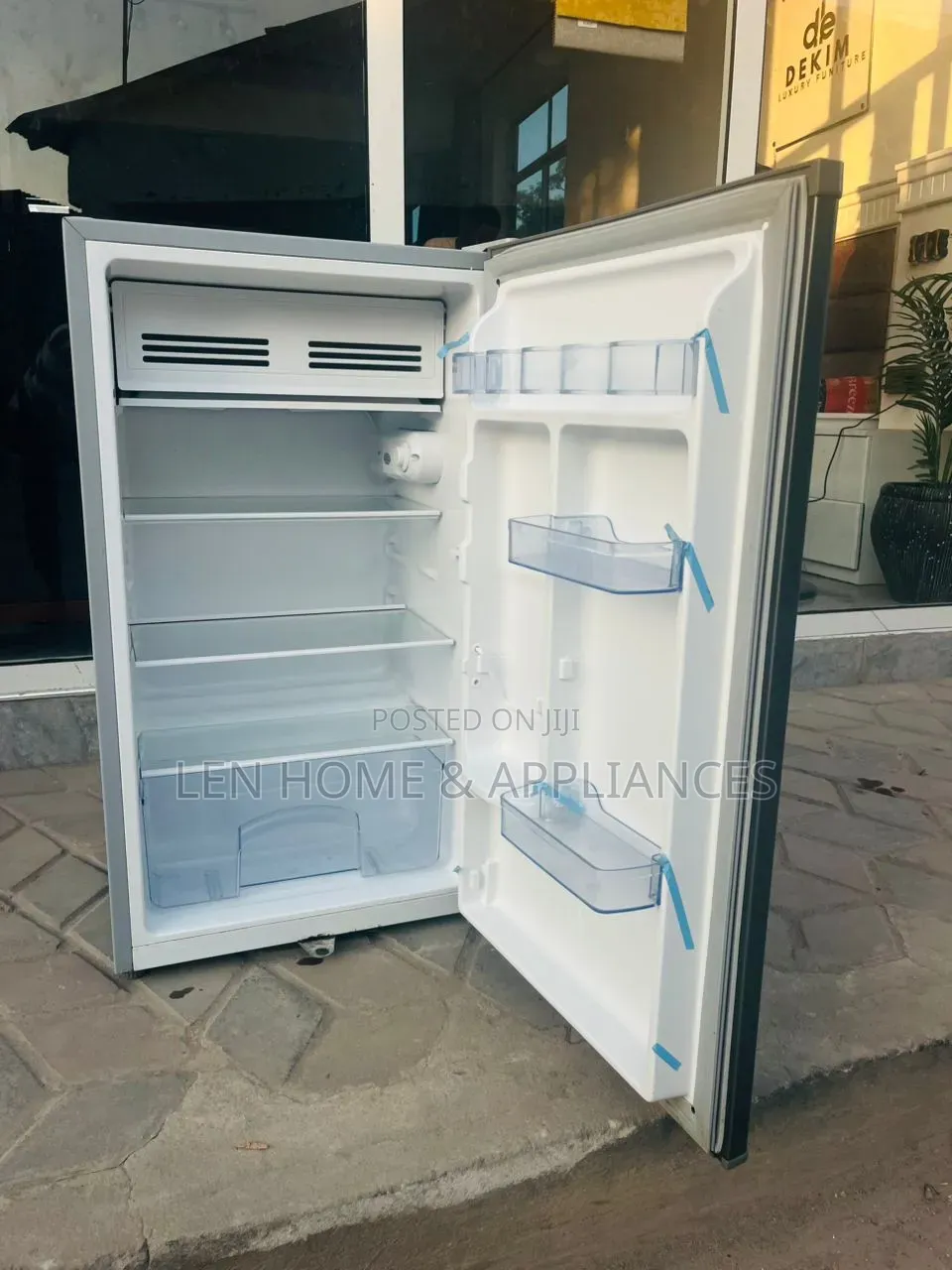 Refrigerator Liter 90