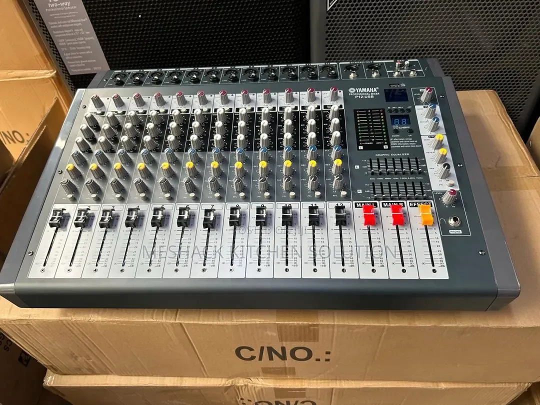 Yamaha Professional Audio Mixer 12 Channels
