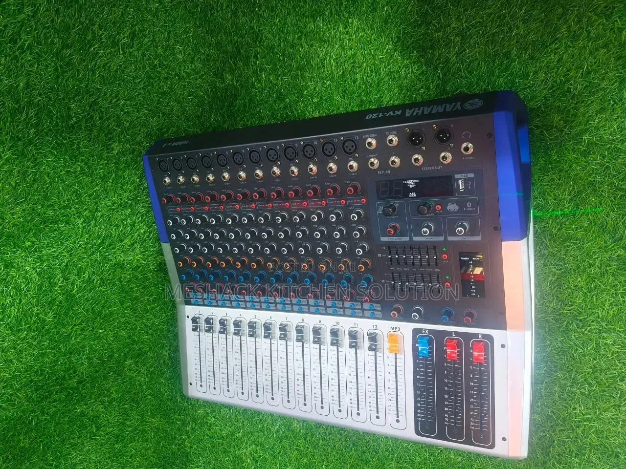 Yamaha Professional Audio Mixer 12 Channels