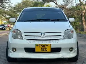 Toyota IST 2004 White
