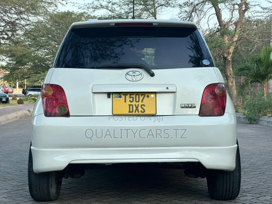 Toyota IST 2004 White