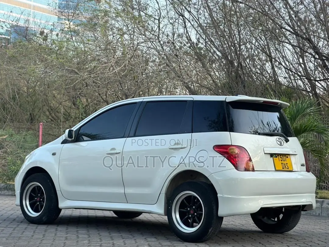 Toyota IST 2004 White