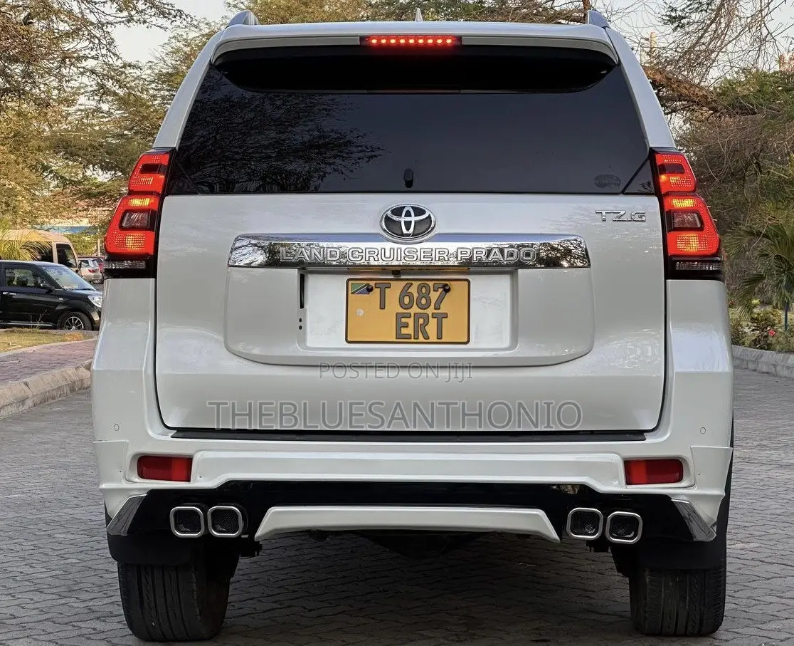 Toyota Land Cruiser Prado 2019 White