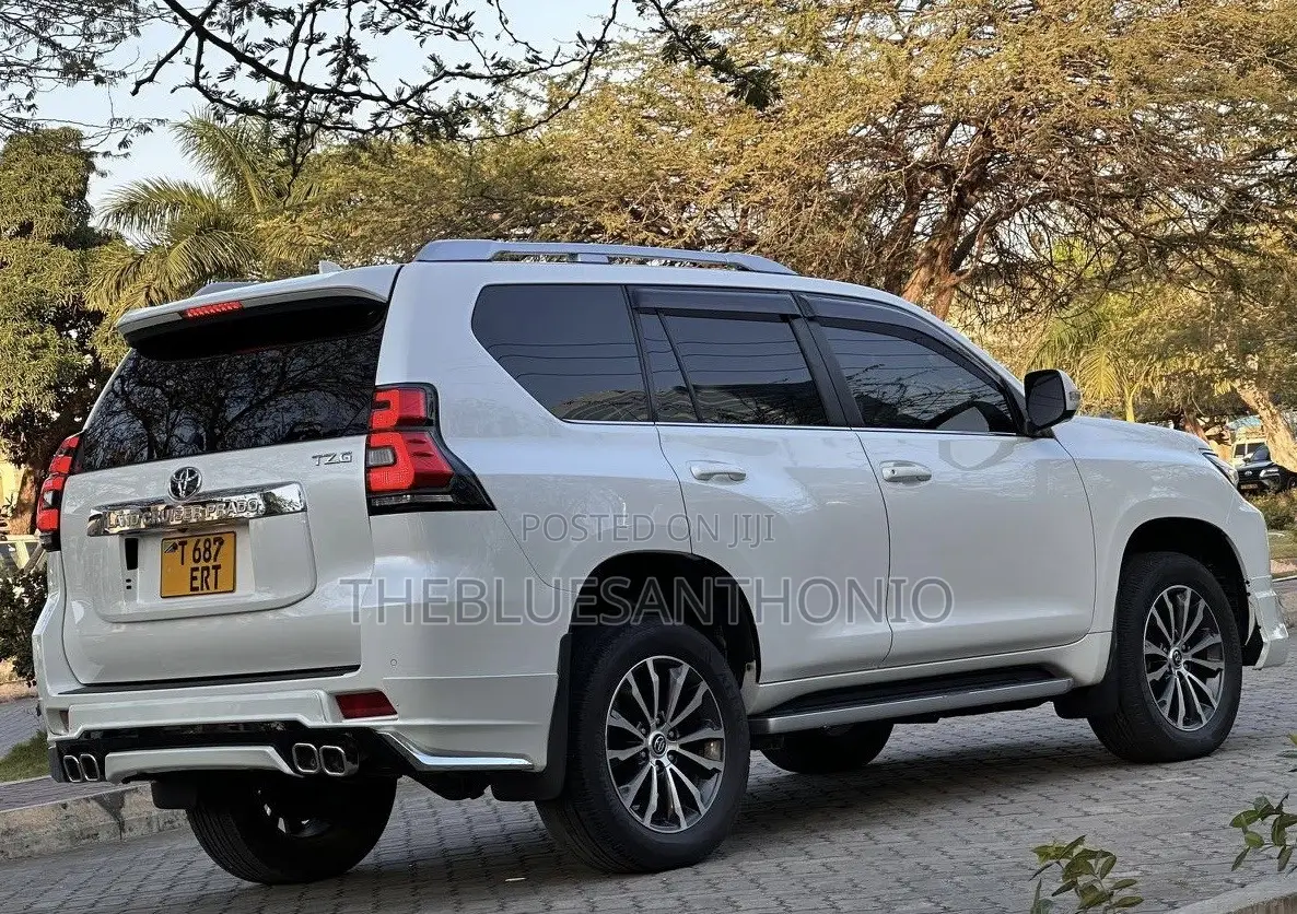 Toyota Land Cruiser Prado 2019 White