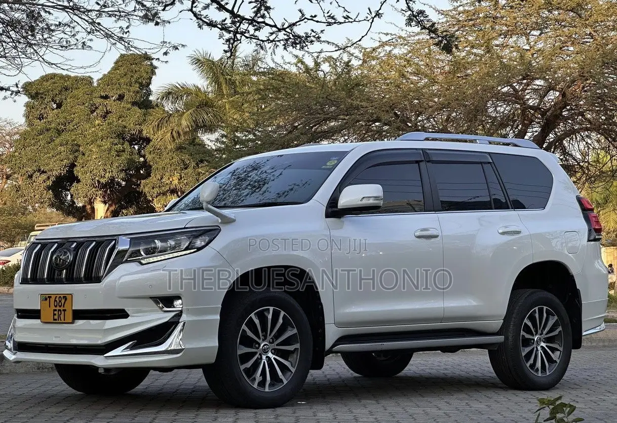 Toyota Land Cruiser Prado 2019 White