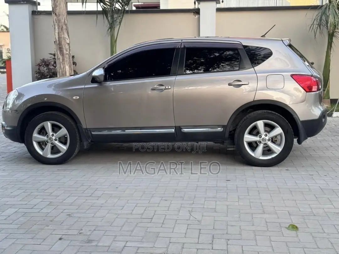 Nissan Dualis 2009 Beige