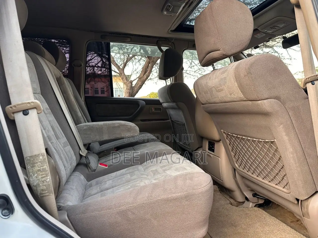 Toyota Land Cruiser 2001 White