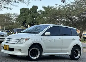 Toyota IST 2004 White