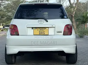 Toyota IST 2004 White