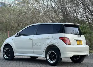 Toyota IST 2004 White