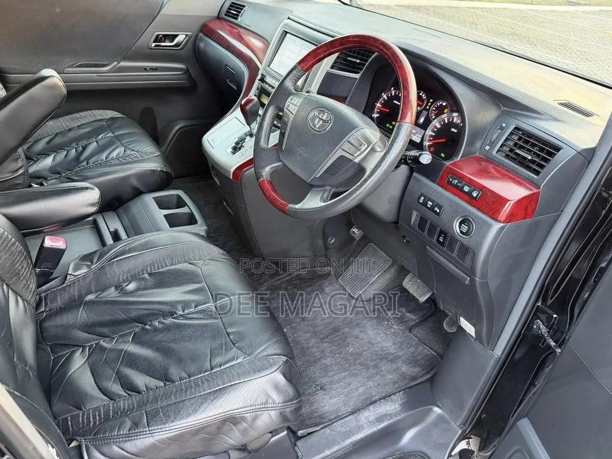 Toyota Vellfire 2009 Maroon