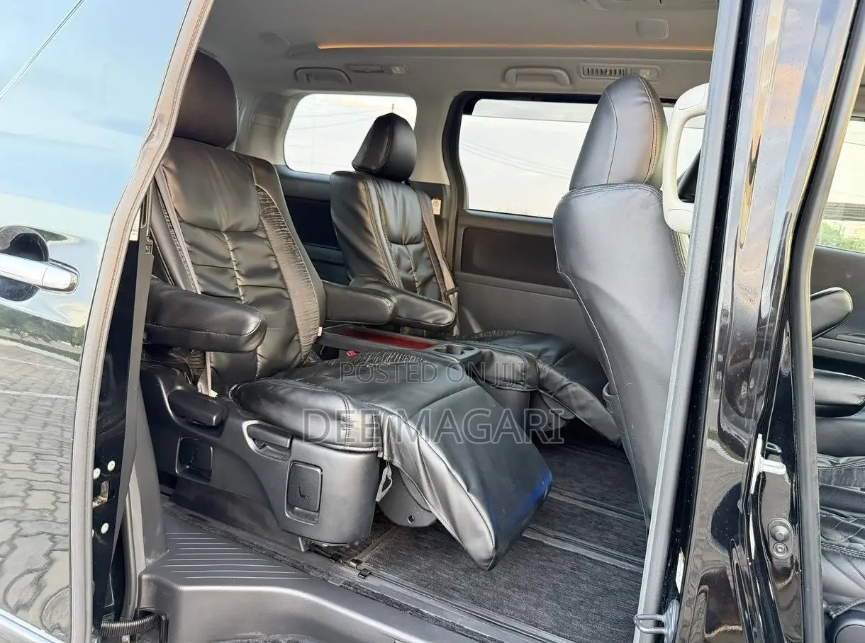 Toyota Vellfire 2009 Maroon
