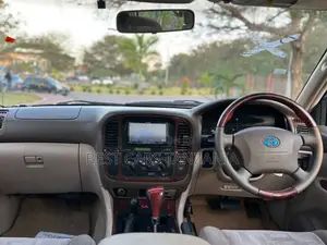 Toyota Land Cruiser 2001 Pearl