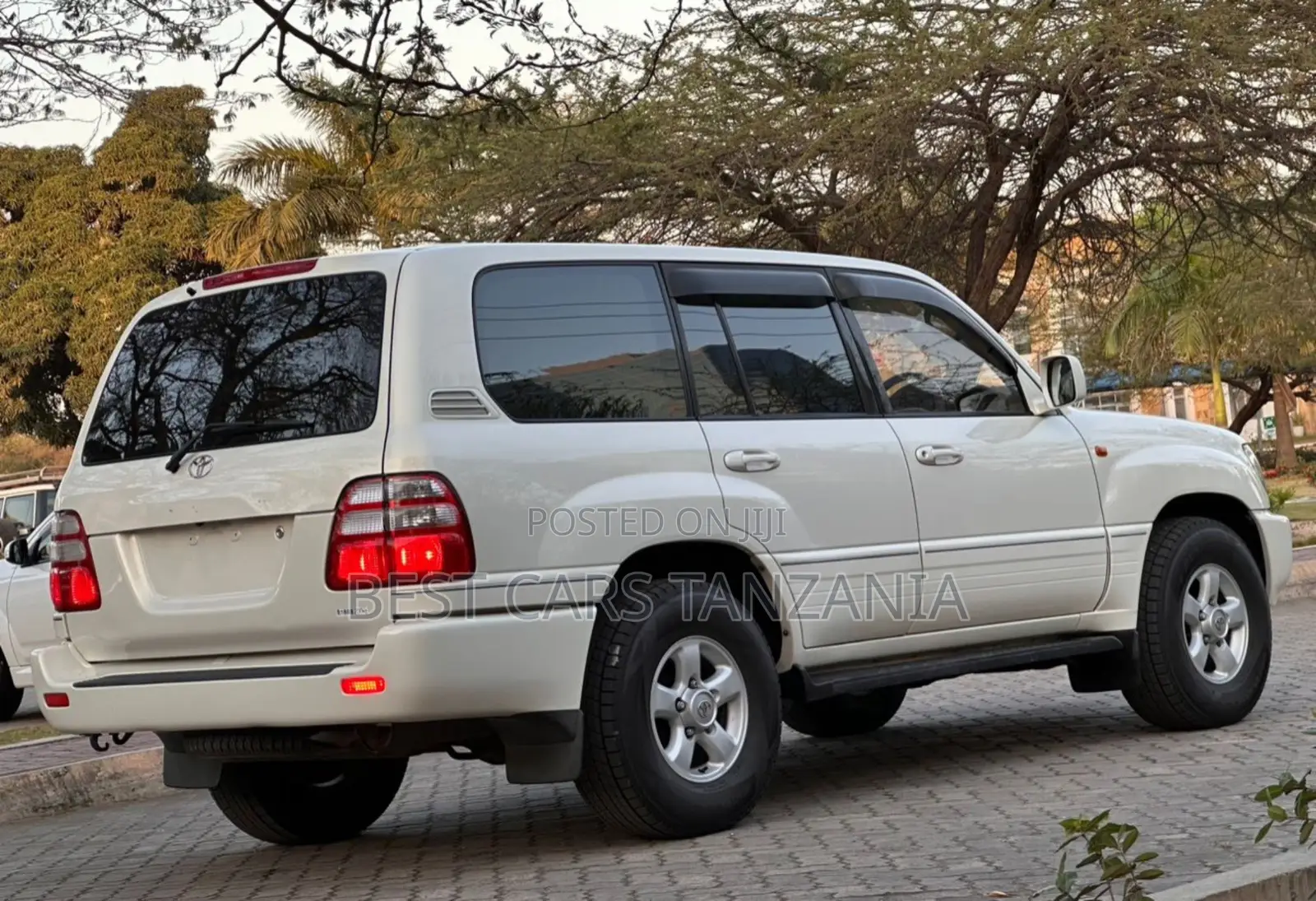 Toyota Land Cruiser 2001 Pearl