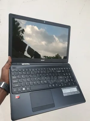 Laptop Acer Aspire E1-522 8GB AMD A4 HDD+SSD 250GB