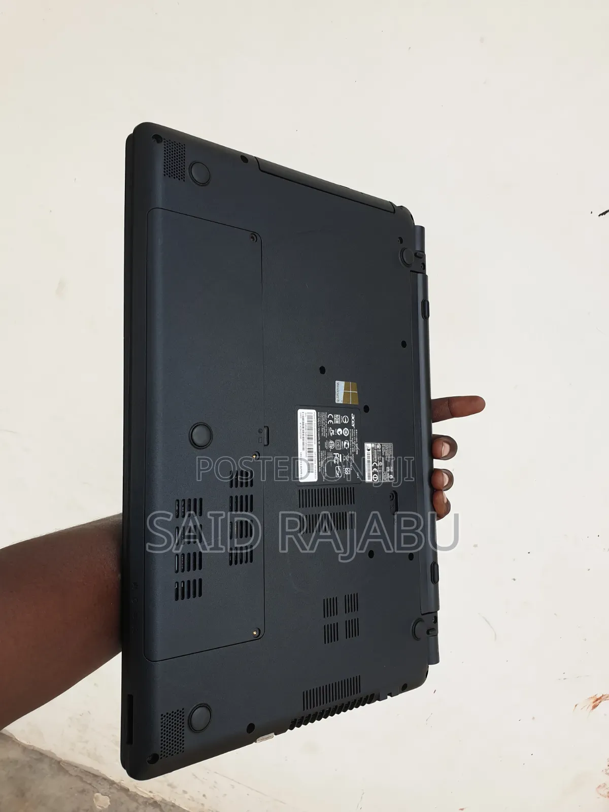 Laptop Acer Aspire E1-522 8GB AMD A4 HDD+SSD 250GB