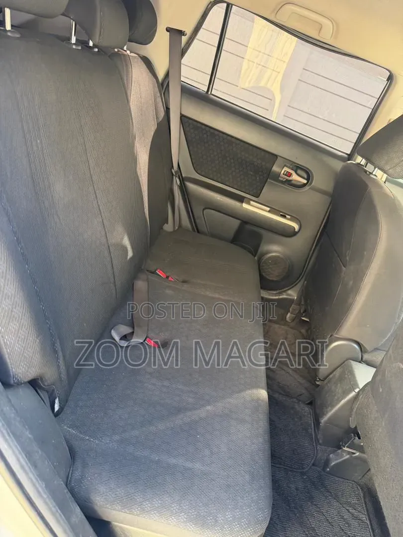 Toyota Corolla Rumion 2010 Pearl