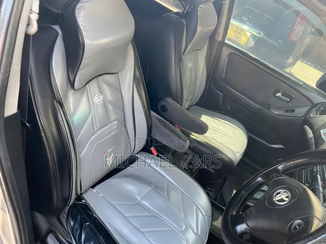 Toyota Harrier 2001 Silver