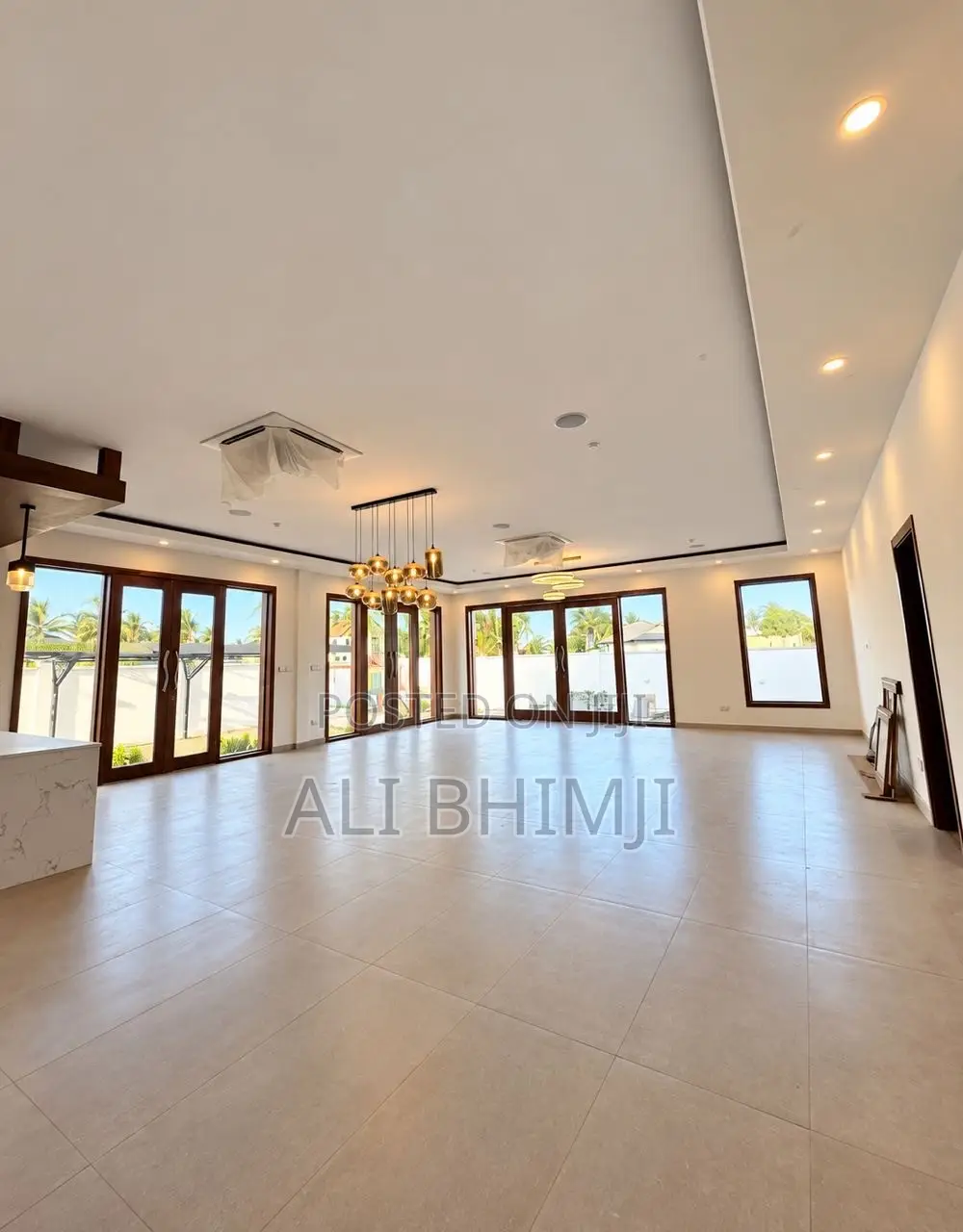5bdrm Mansion in Kigamboni for sale