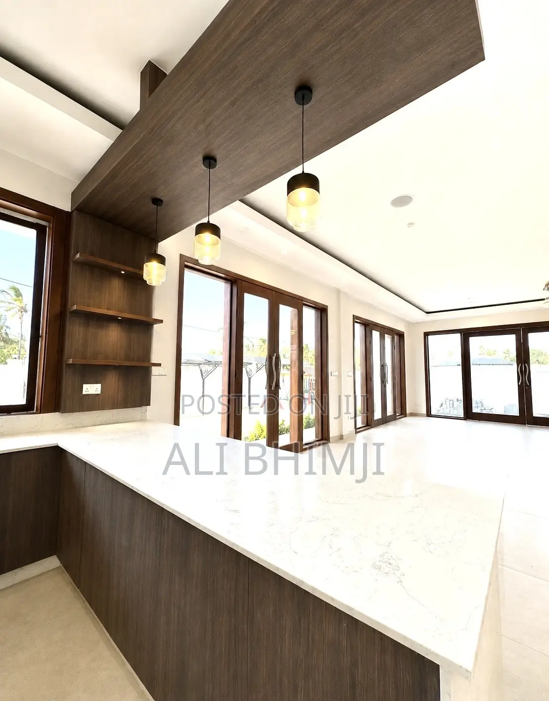 5bdrm Mansion in Kigamboni for sale