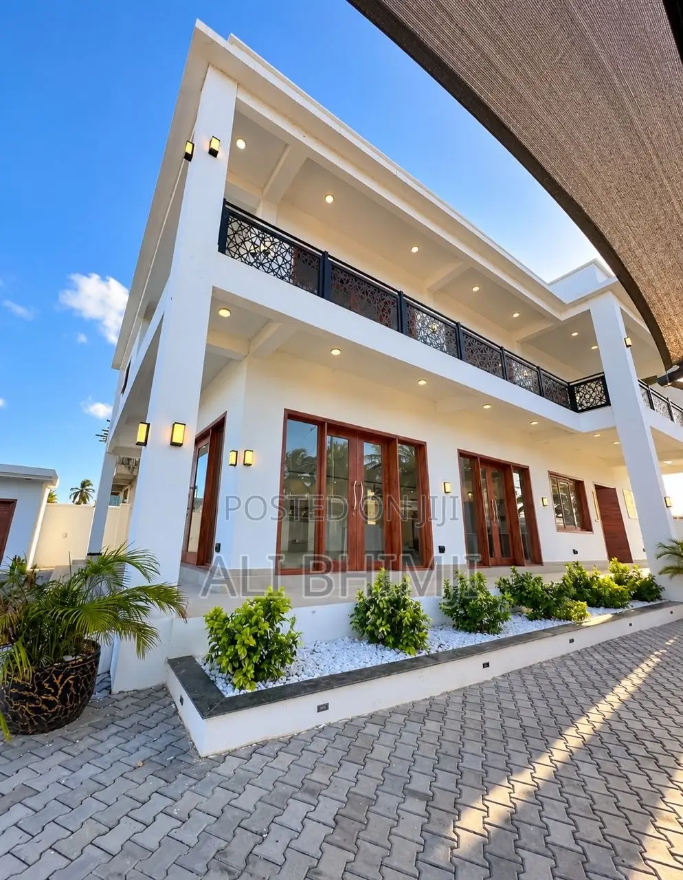 5bdrm Mansion in Kigamboni for sale