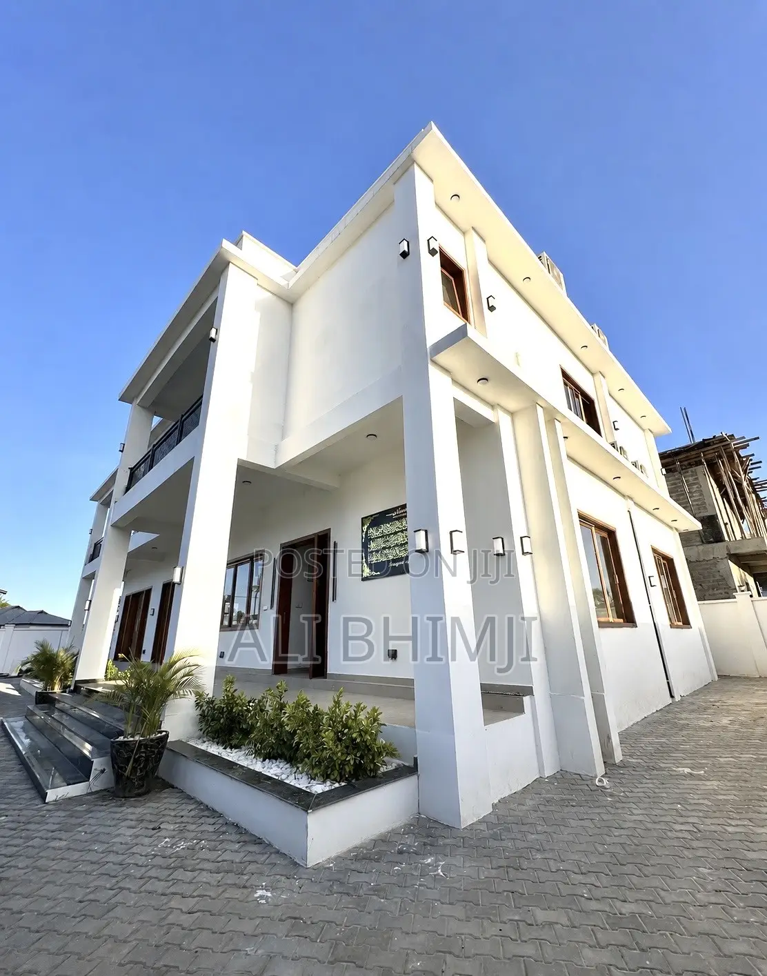 5bdrm Mansion in Kigamboni for sale