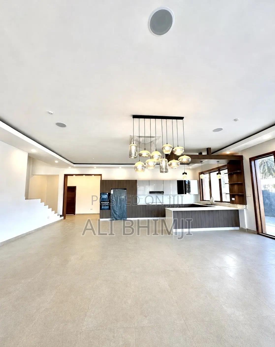 5bdrm Mansion in Kigamboni for sale