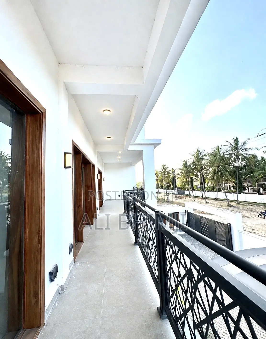 5bdrm Mansion in Kigamboni for sale