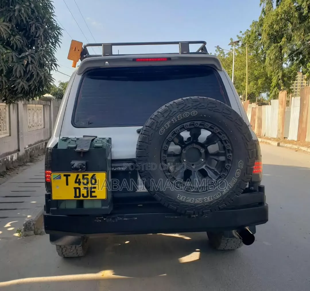 Toyota Land Cruiser 1996 Silver