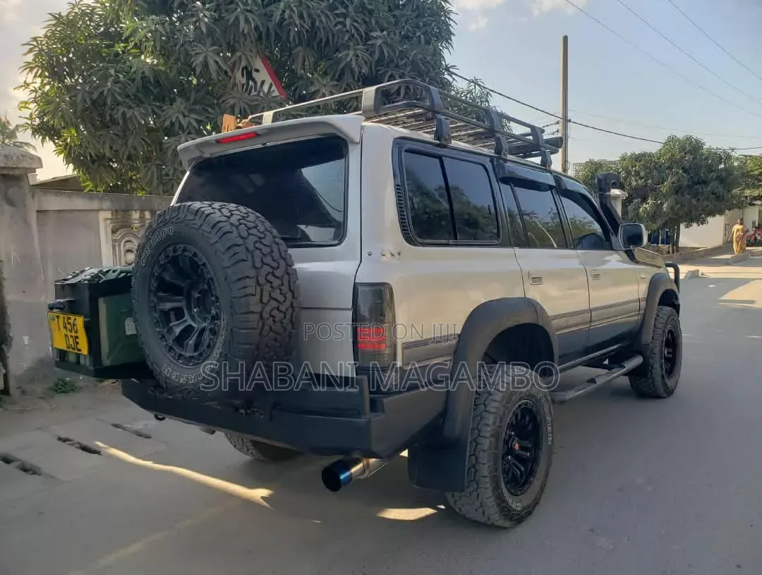 Toyota Land Cruiser 1996 Silver