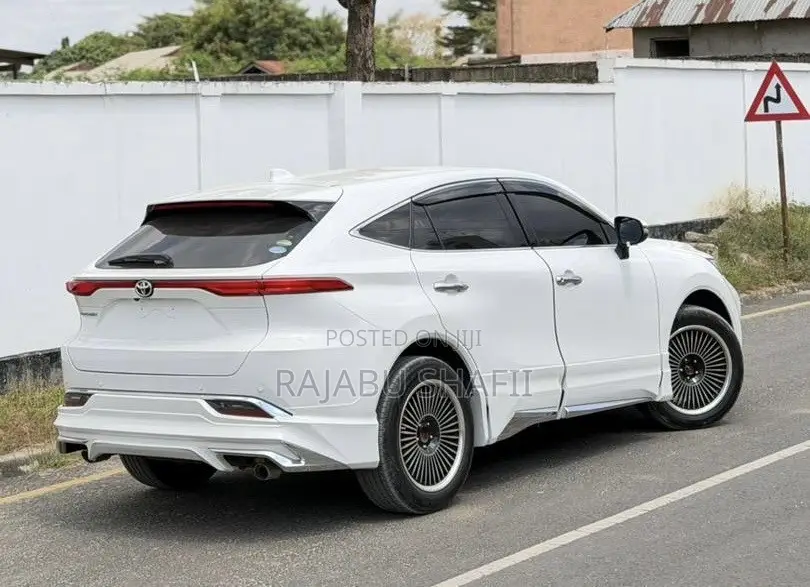 Toyota Harrier Z 2021 White