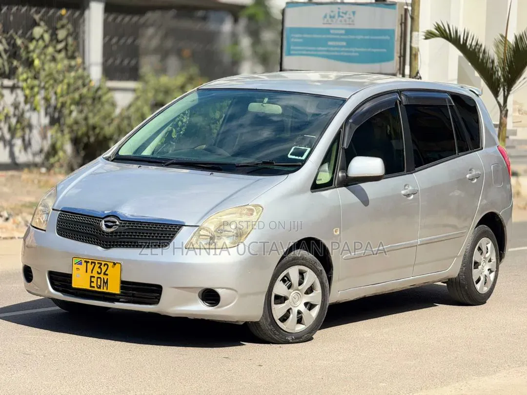 Toyota Corolla Spacio 2004 Silver