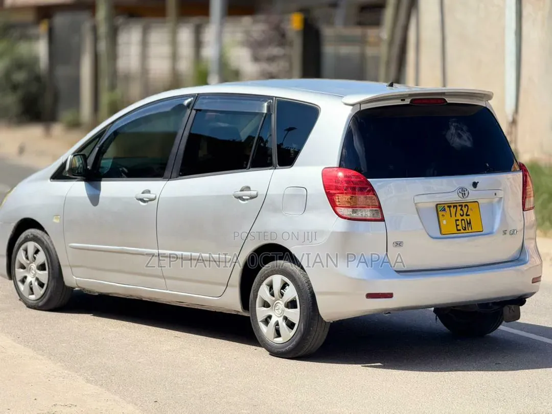 Toyota Corolla Spacio 2004 Silver