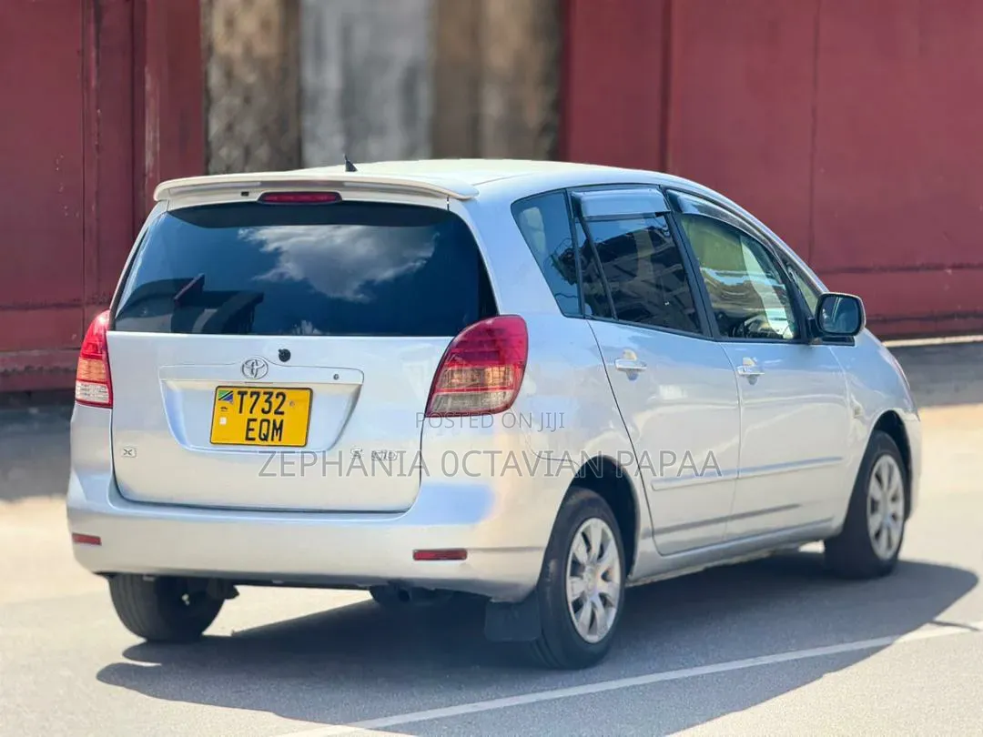 Toyota Corolla Spacio 2004 Silver