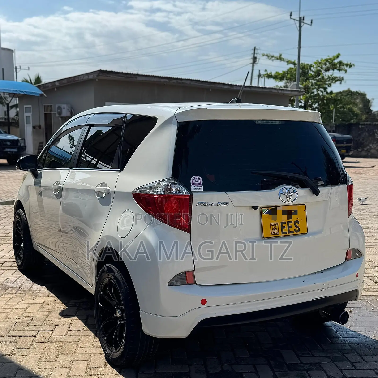 Toyota Ractis 2011 White