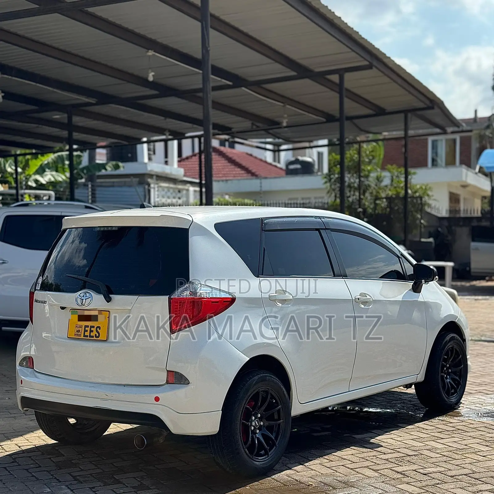 Toyota Ractis 2011 White